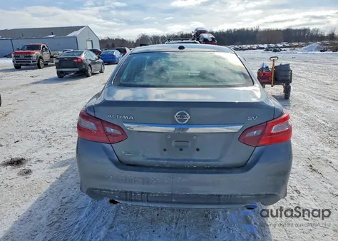 2018 Nissan Altima 2.5 z USA, uszkodzony, nr VIN 1N4AL3APXJC125943
